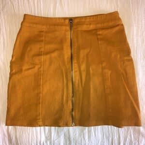 Mustard mini skirt